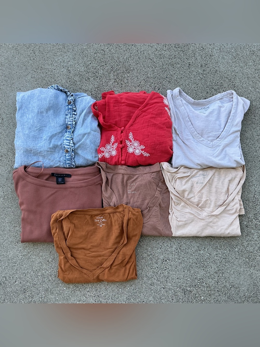 Lot of 7 Women’s Tops from Assorted Brands (blouses, fitted shirts, v-necks)